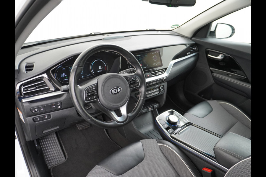 Kia e-Niro DynamicLine 64kWh Warmtepomp Apple Carplay Android Auto Navi Ecc Adap.Cruise Camera Pdc DAB Stoel+Stuurverwarming Lane Assist Kia Connect Dealeronderhouden Origineel Nederlandse Auto
