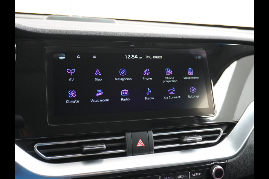 Kia e-Niro DynamicLine 64kWh Warmtepomp Apple Carplay Android Auto Navi Ecc Adap.Cruise Camera Pdc DAB Stoel+Stuurverwarming Lane Assist Kia Connect Dealeronderhouden Origineel Nederlandse Auto