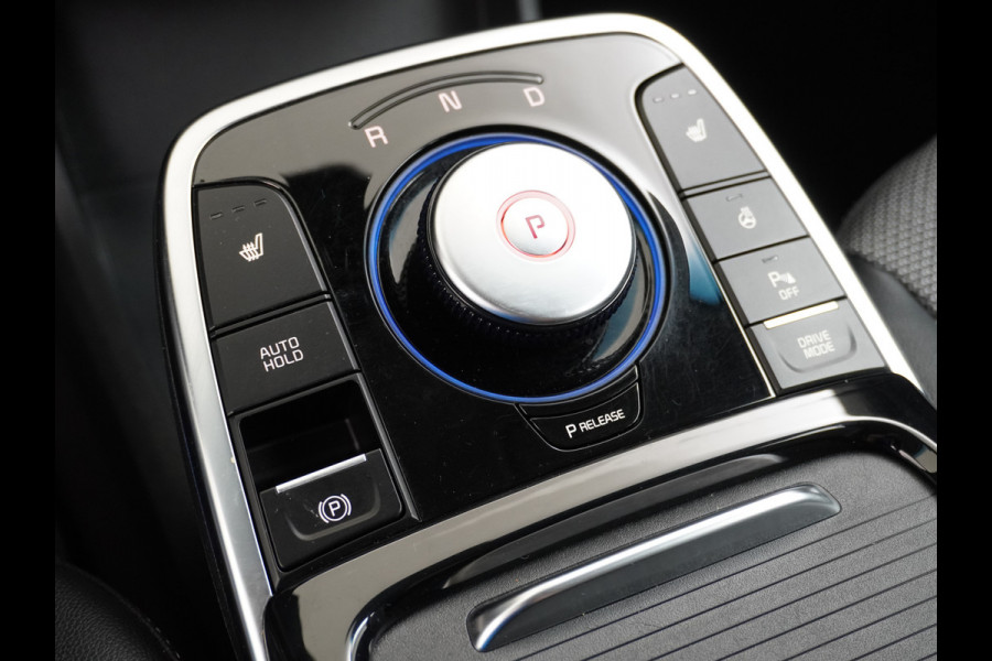 Kia e-Niro DynamicLine 64kWh Warmtepomp Apple Carplay Android Auto Navi Ecc Adap.Cruise Camera Pdc DAB Stoel+Stuurverwarming Lane Assist Kia Connect Dealeronderhouden Origineel Nederlandse Auto