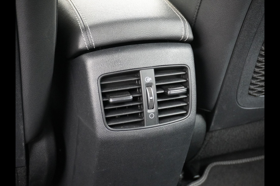 Kia e-Niro DynamicLine 64kWh Warmtepomp Apple Carplay Android Auto Navi Ecc Adap.Cruise Camera Pdc DAB Stoel+Stuurverwarming Lane Assist Kia Connect Dealeronderhouden Origineel Nederlandse Auto