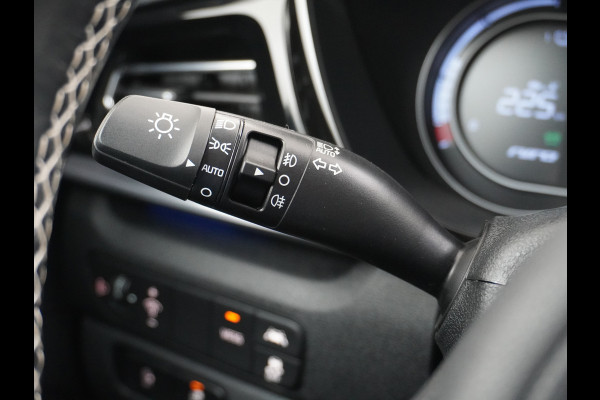 Kia e-Niro DynamicLine 64kWh Warmtepomp Apple Carplay Android Auto Navi Ecc Adap.Cruise Camera Pdc DAB Stoel+Stuurverwarming Lane Assist Kia Connect Dealeronderhouden Origineel Nederlandse Auto