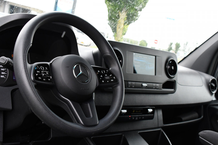 Mercedes-Benz Sprinter 317 1.9 CDI L2H2 RWD AMG Edition Camera, Cruise, LED, 3500kg Trekgewicht, Carplay, NAVI, LED, 170PK, Automaat, Sensoren, Stoelverwarming, Uniek!