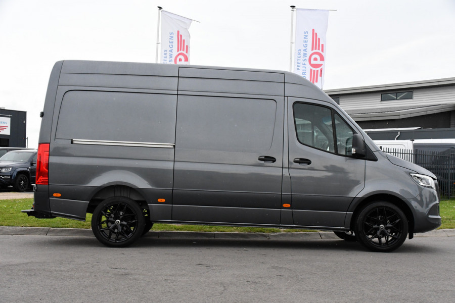 Mercedes-Benz Sprinter 317 1.9 CDI L2H2 RWD AMG Edition Camera, Cruise, LED, 3500kg Trekgewicht, Carplay, NAVI, LED, 170PK, Automaat, Sensoren, Stoelverwarming, Uniek!