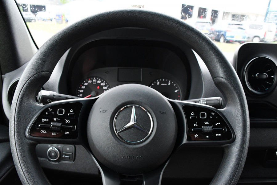 Mercedes-Benz Sprinter 317 1.9 CDI L2H2 RWD AMG Edition Camera, Cruise, LED, 3500kg Trekgewicht, Carplay, NAVI, LED, 170PK, Automaat, Sensoren, Stoelverwarming, Uniek!