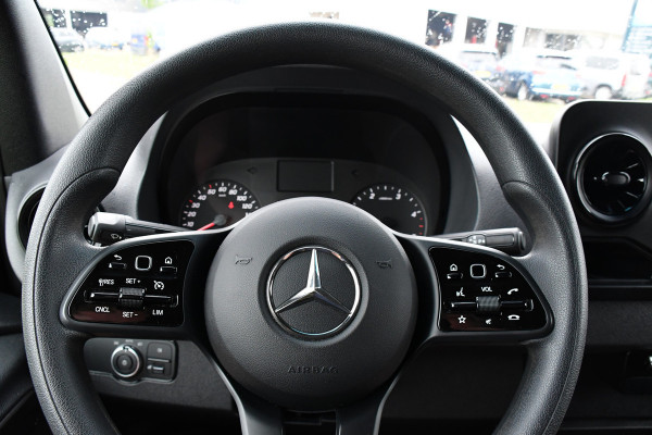 Mercedes-Benz Sprinter 317 1.9 CDI L2H2 RWD AMG Edition Camera, Cruise, LED, 3500kg Trekgewicht, Carplay, NAVI, LED, 170PK, Automaat, Sensoren, Stoelverwarming, Uniek!