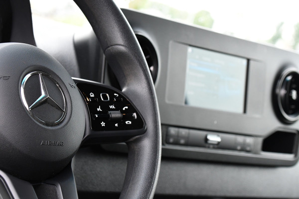 Mercedes-Benz Sprinter 317 1.9 CDI L2H2 RWD AMG Edition Camera, Cruise, LED, 3500kg Trekgewicht, Carplay, NAVI, LED, 170PK, Automaat, Sensoren, Stoelverwarming, Uniek!