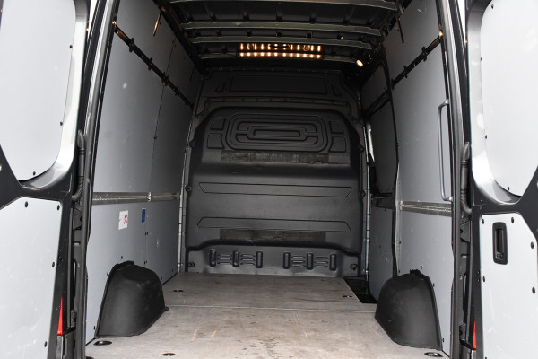 Mercedes-Benz Sprinter 317 1.9 CDI L2H2 RWD AMG Edition Camera, Cruise, LED, 3500kg Trekgewicht, Carplay, NAVI, LED, 170PK, Automaat, Sensoren, Stoelverwarming, Uniek!