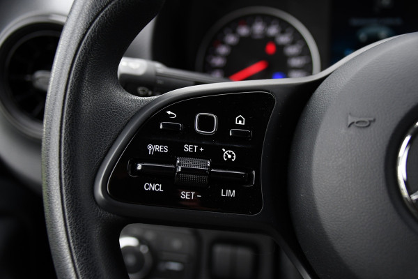 Mercedes-Benz Sprinter 317 1.9 CDI L2H1 RWD Black Edition Camera, Cruise, Carplay, 3500kg Trekhaak, 170pk, Automaat, LED, Multimedia,  Stoelverwarming, UNIEK