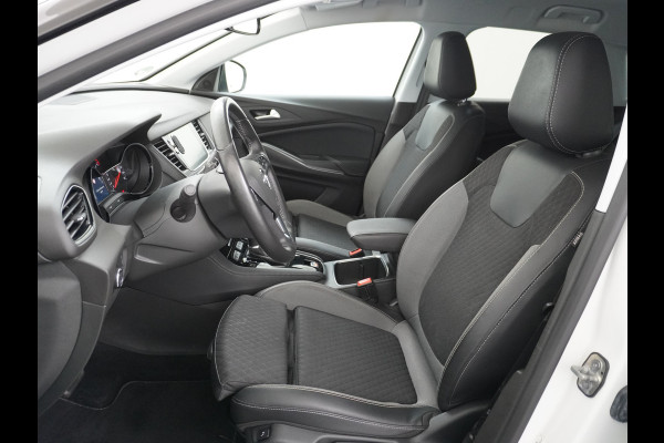 Opel Grandland X T131PK Automaat Apple Carplay Android Auto Trekhaak AGR-Comfort Stoelen Denon® Premium Audio Navi Ecc 360°Camera Stoel+Stuur+Ban Keyless DAB Elek.Achterklep Lmv 18" Led 1e Eigenaar Dealeronderhouden