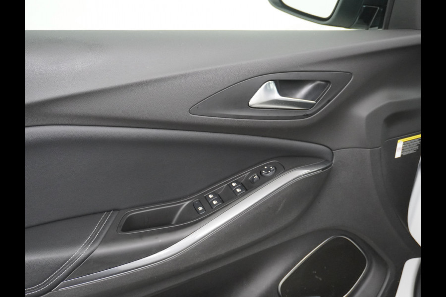 Opel Grandland X T131PK Automaat Apple Carplay Android Auto Trekhaak AGR-Comfort Stoelen Denon® Premium Audio Navi Ecc 360°Camera Stoel+Stuur+Ban Keyless DAB Elek.Achterklep Lmv 18" Led 1e Eigenaar Dealeronderhouden