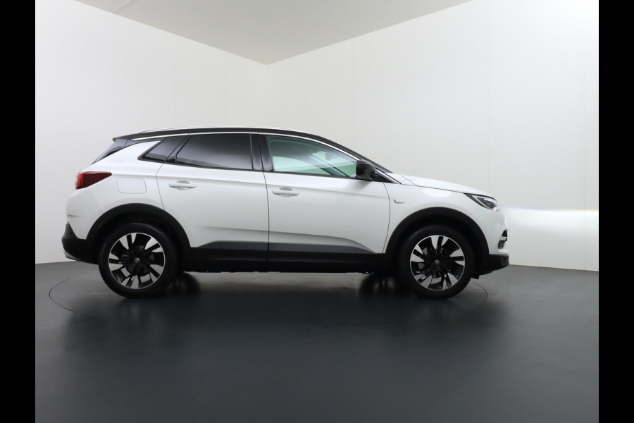 Opel Grandland X T131PK Automaat Apple Carplay Android Auto Trekhaak AGR-Comfort Stoelen Denon® Premium Audio Navi Ecc 360°Camera Stoel+Stuur+Ban Keyless DAB Elek.Achterklep Lmv 18" Led 1e Eigenaar Dealeronderhouden