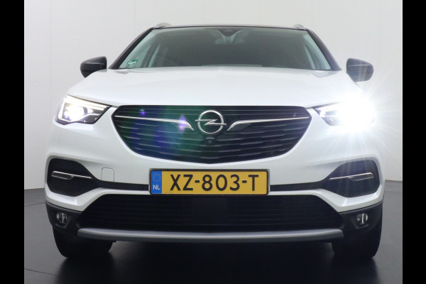 Opel Grandland X T131PK Automaat Apple Carplay Android Auto Trekhaak AGR-Comfort Stoelen Denon® Premium Audio Navi Ecc 360°Camera Stoel+Stuur+Ban Keyless DAB Elek.Achterklep Lmv 18" Led 1e Eigenaar Dealeronderhouden