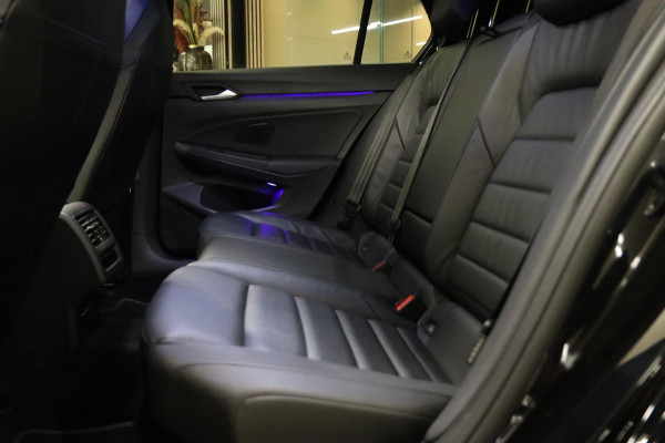 Volkswagen Golf 2.0 TSI R 4Motion AKRAP/PANO/HEADUP/IQ/H-K/BOMVOL Volkswagen Golf 2.0 TSI R 4Motion AKRAP/PANO/HEADUP/IQ/H-K/BOMVOL