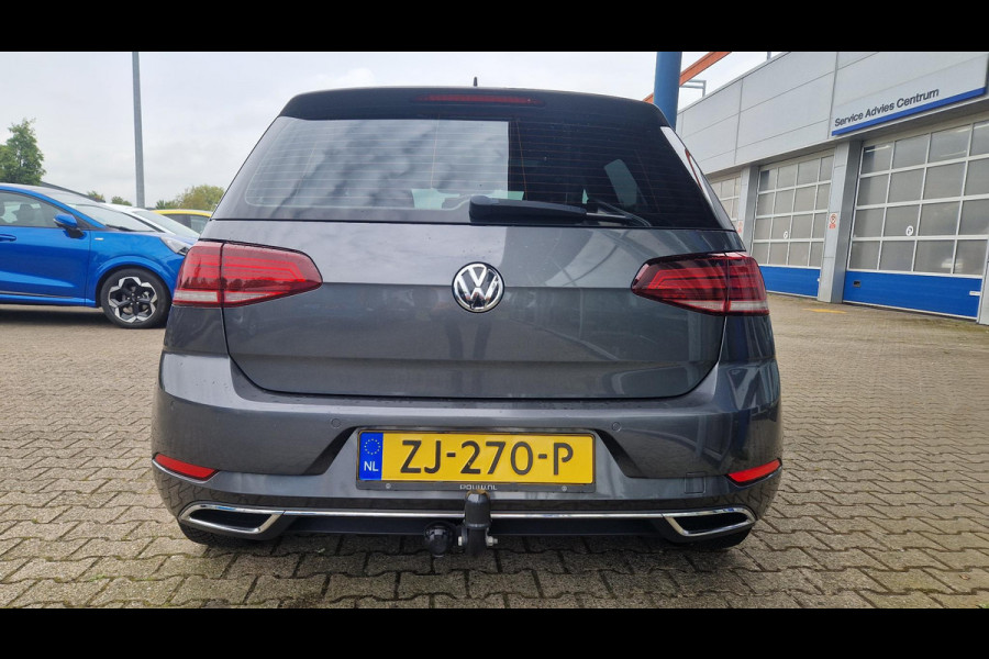 Volkswagen Golf 1.5 TSI Highline | 150PK | Elektr.glazen pano.dak | Virtual Cockpit | ergoActive stoelpakket | Trekhaak | Adaptive Cruise | Camera| LMV