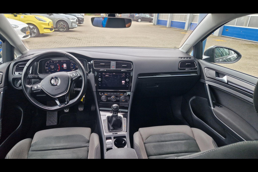 Volkswagen Golf 1.5 TSI Highline | 150PK | Elektr.glazen pano.dak | Virtual Cockpit | ergoActive stoelpakket | Trekhaak | Adaptive Cruise | Camera| LMV