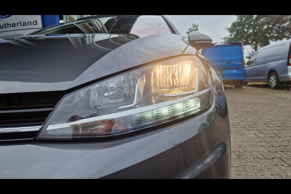 Volkswagen Golf 1.5 TSI Highline | 150PK | Elektr.glazen pano.dak | Virtual Cockpit | ergoActive stoelpakket | Trekhaak | Adaptive Cruise | Camera| LMV