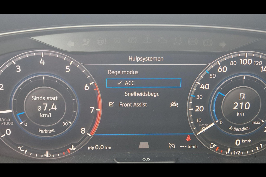 Volkswagen Golf 1.5 TSI Highline | 150PK | Elektr.glazen pano.dak | Virtual Cockpit | ergoActive stoelpakket | Trekhaak | Adaptive Cruise | Camera| LMV