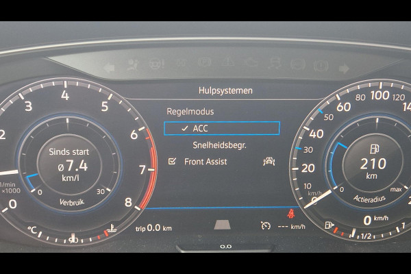 Volkswagen Golf 1.5 TSI Highline | 150PK | Elektr.glazen pano.dak | Virtual Cockpit | ergoActive stoelpakket | Trekhaak | Adaptive Cruise | Camera| LMV
