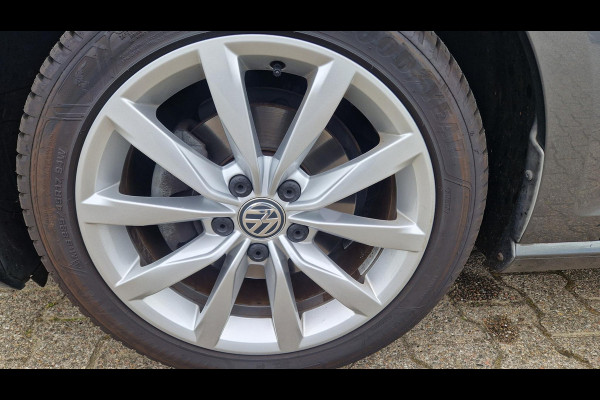 Volkswagen Golf 1.5 TSI Highline | 150PK | Elektr.glazen pano.dak | Virtual Cockpit | ergoActive stoelpakket | Trekhaak | Adaptive Cruise | Camera| LMV