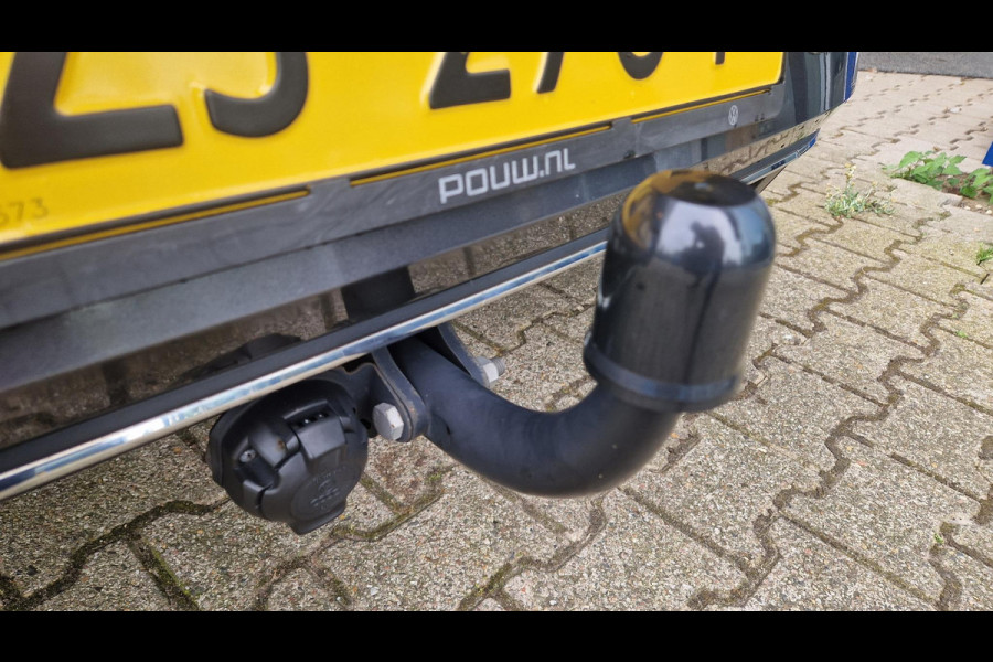 Volkswagen Golf 1.5 TSI Highline | 150PK | Elektr.glazen pano.dak | Virtual Cockpit | ergoActive stoelpakket | Trekhaak | Adaptive Cruise | Camera| LMV