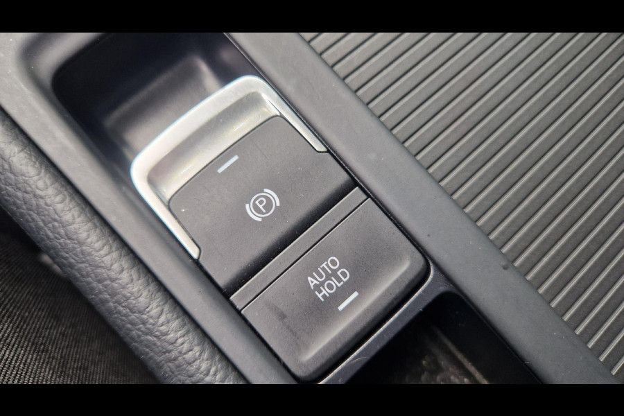Volkswagen Golf 1.5 TSI Highline | 150PK | Elektr.glazen pano.dak | Virtual Cockpit | ergoActive stoelpakket | Trekhaak | Adaptive Cruise | Camera| LMV