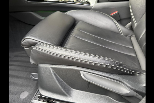 Audi A4 Avant 40 TFSI S-line Automaat | Volleer | Adaptieve cruise control | Lane assist | Afgevlakt sportstuur | Grootlichtassistent |