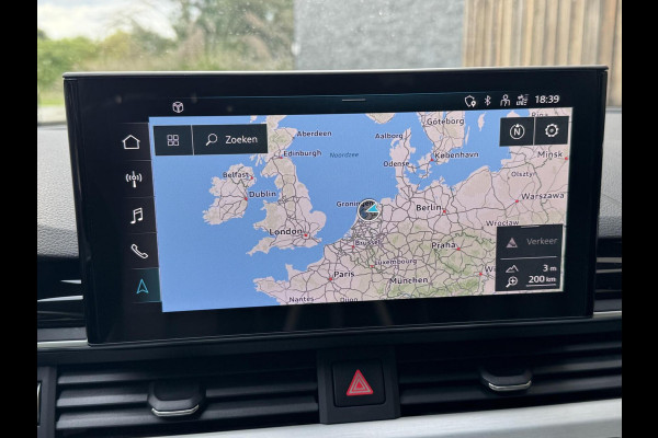 Audi A4 Avant 40 TFSI S-line Automaat | Volleer | Adaptieve cruise control | Lane assist | Afgevlakt sportstuur | Grootlichtassistent |