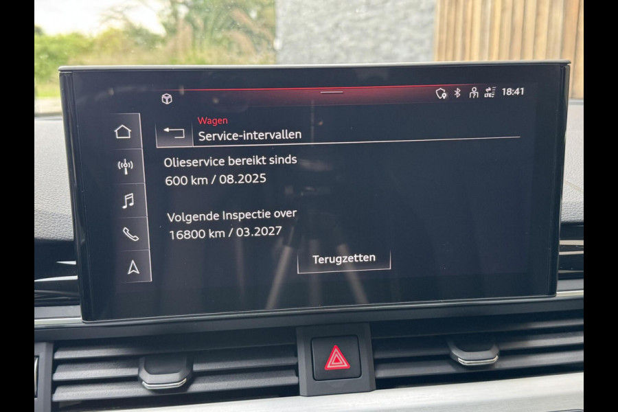 Audi A4 Avant 40 TFSI S-line Automaat | Volleer | Adaptieve cruise control | Lane assist | Afgevlakt sportstuur | Grootlichtassistent |