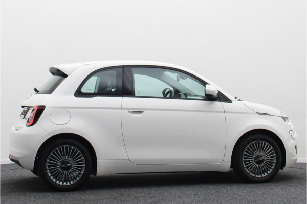 Fiat 500 Icon 42 kWh Virtual Cockpit, Camera, Rijstrooksensor, Cruise, Apple Carplay, DAB, 16''