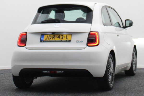 Fiat 500 Icon 42 kWh Virtual Cockpit, Camera, Rijstrooksensor, Cruise, Apple Carplay, DAB, 16''