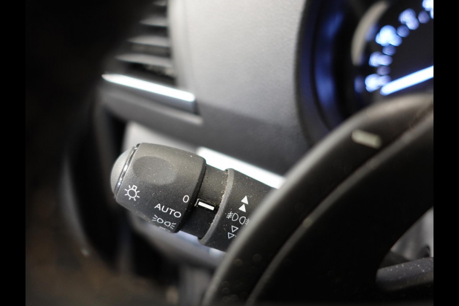 Opel Vivaro L3H1 Dubbele Cabine 144PK Automaat Airco Navi Bluetooth Trekhaak