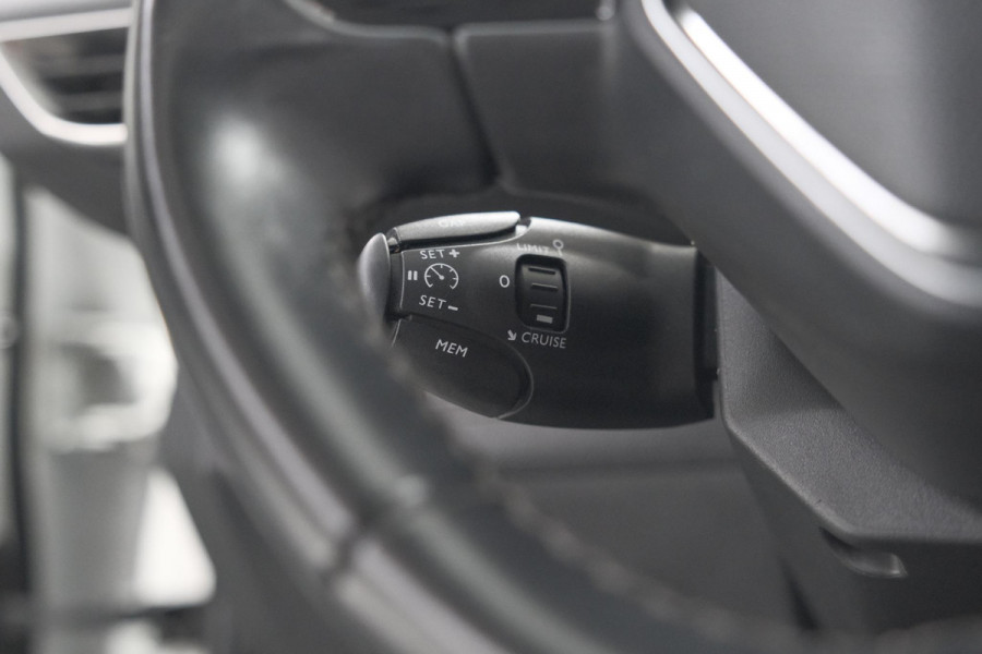 Peugeot 3008 PureTech 130 Allure | Camera | Dodehoekdetectie | Elektronische Kofferklep | Apple Carplay