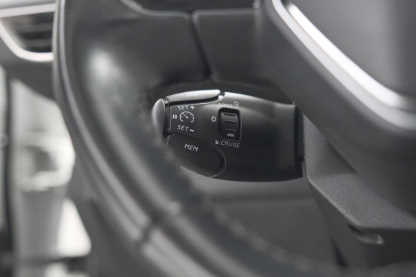 Peugeot 3008 PureTech 130 Allure | Camera | Dodehoekdetectie | Elektronische Kofferklep | Apple Carplay