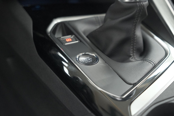 Peugeot 3008 PureTech 130 Allure | Camera | Dodehoekdetectie | Elektronische Kofferklep | Apple Carplay