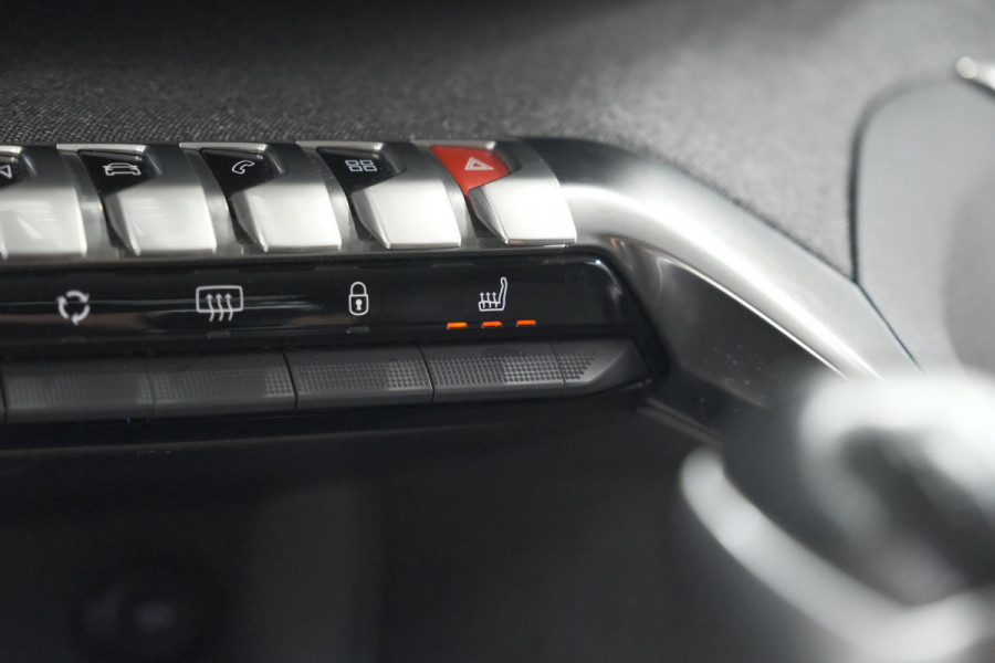 Peugeot 3008 PureTech 130 Allure | Camera | Dodehoekdetectie | Elektronische Kofferklep | Apple Carplay