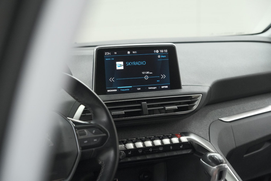 Peugeot 3008 PureTech 130 Allure | Camera | Dodehoekdetectie | Elektronische Kofferklep | Apple Carplay