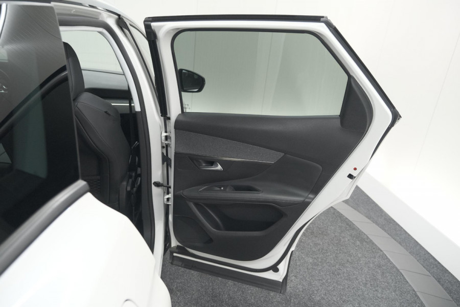 Peugeot 3008 PureTech 130 Allure | Camera | Dodehoekdetectie | Elektronische Kofferklep | Apple Carplay