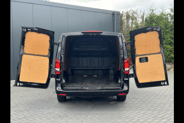 Mercedes-Benz Vito 116 CDI AUTOMAAT / L2H1 / 1e EIG. / LED / ECC AIRCO / CRUISE / NAVI / CAMERA / BLUETOOTH