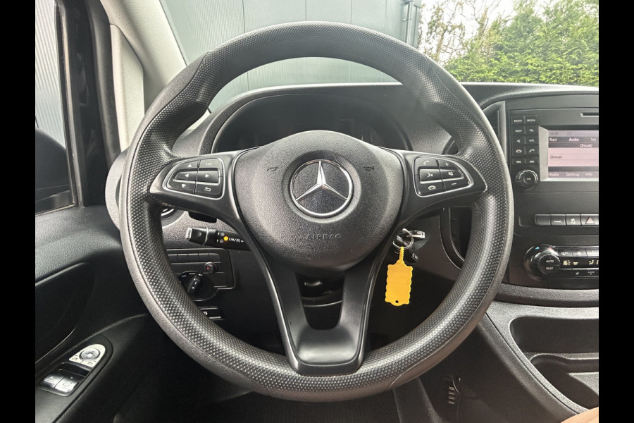 Mercedes-Benz Vito 116 CDI AUTOMAAT / L2H1 / 1e EIG. / LED / ECC AIRCO / CRUISE / NAVI / CAMERA / BLUETOOTH