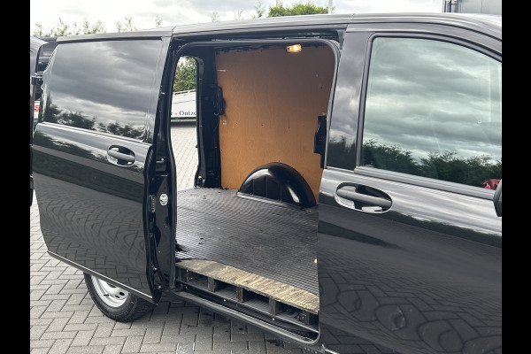 Mercedes-Benz Vito 116 CDI AUTOMAAT / L2H1 / 1e EIG. / LED / ECC AIRCO / CRUISE / NAVI / CAMERA / BLUETOOTH