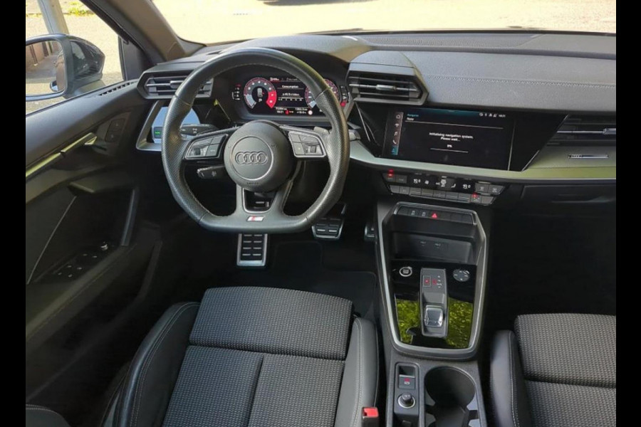 Audi A3 Sportback 30 TFSI S edition, 2 X S-LINE, 1e eigenaar, 1/2 lederen sportinterieur, NL auto met nationale auto pas