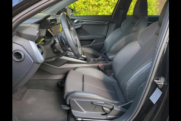 Audi A3 Sportback 30 TFSI S edition, 2 X S-LINE, 1e eigenaar, 1/2 lederen sportinterieur, NL auto met nationale auto pas