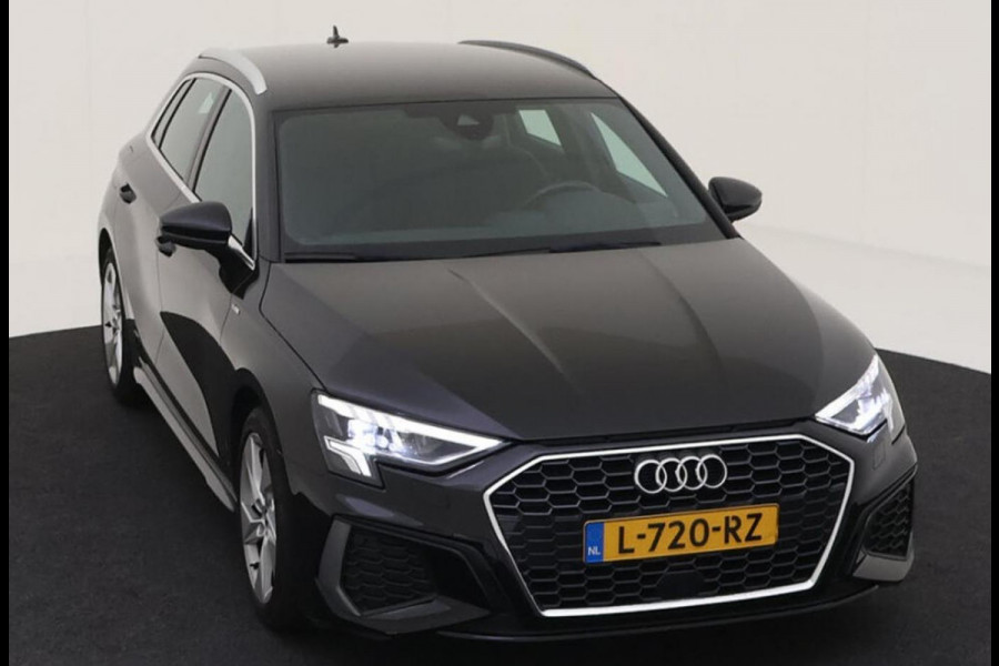 Audi A3 Sportback 30 TFSI S edition, 2 X S-LINE, 1e eigenaar, 1/2 lederen sportinterieur, NL auto met nationale auto pas