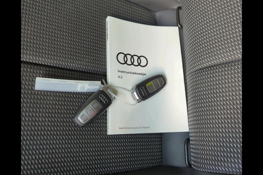 Audi A3 Sportback 30 TFSI S edition, 2 X S-LINE, 1e eigenaar, 1/2 lederen sportinterieur, NL auto met nationale auto pas