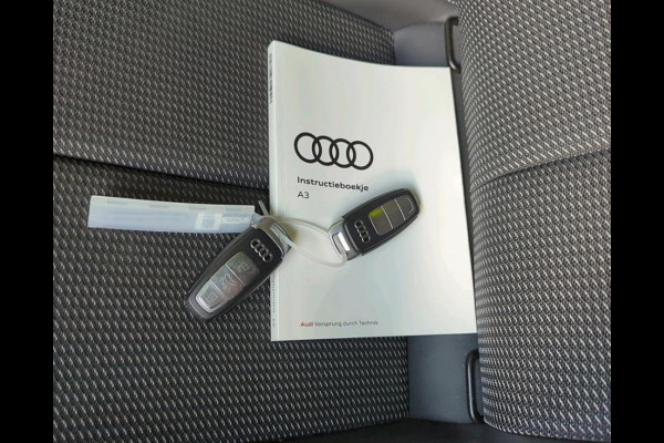 Audi A3 Sportback 30 TFSI S edition, 2 X S-LINE, 1e eigenaar, 1/2 lederen sportinterieur, NL auto met nationale auto pas