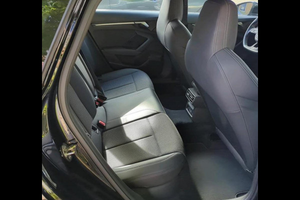 Audi A3 Sportback 30 TFSI S edition, 2 X S-LINE, 1e eigenaar, 1/2 lederen sportinterieur, NL auto met nationale auto pas