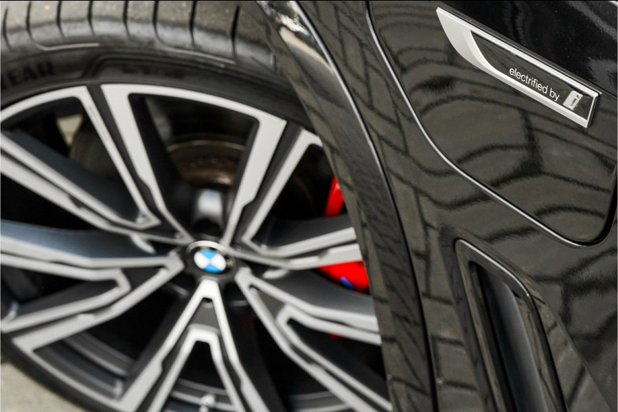 BMW X5 xDrive45e High Ex M-Sport Pano Laser Luchtvering 360° Camera