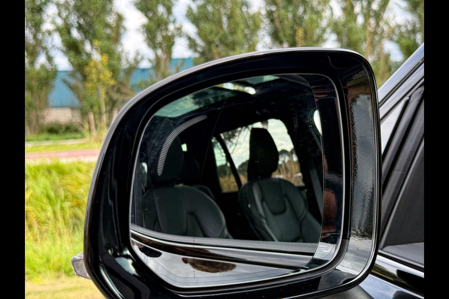 Volvo XC90 2.0 T8 Recharge AWD R-Design Luchtvering|Panorama|Trekhaak|360 Camera|Massage|HUD|22''
