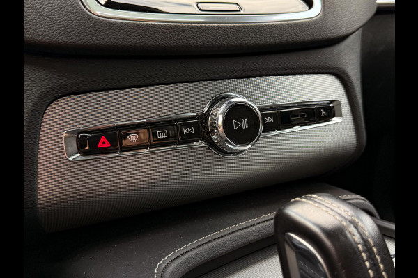 Volvo XC90 2.0 T8 Recharge AWD R-Design Luchtvering|Panorama|Trekhaak|360 Camera|Massage|HUD|22''