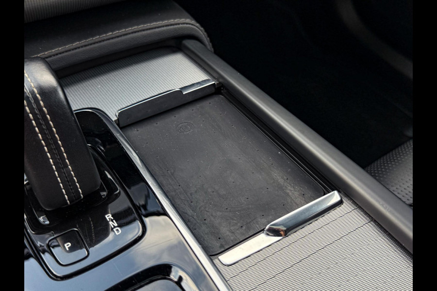 Volvo XC90 2.0 T8 Recharge AWD R-Design Luchtvering|Panorama|Trekhaak|360 Camera|Massage|HUD|22''